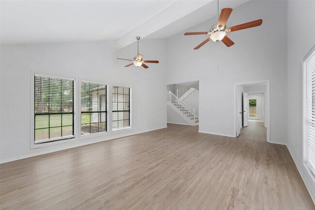 Foto del edificio - 18009 Split Oak Cir