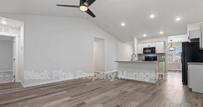 Foto del edificio - 3949 N Amberwood Ave