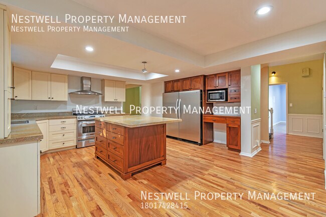 Building Photo - Amazing 4-bed Townhome in Salt Lake City