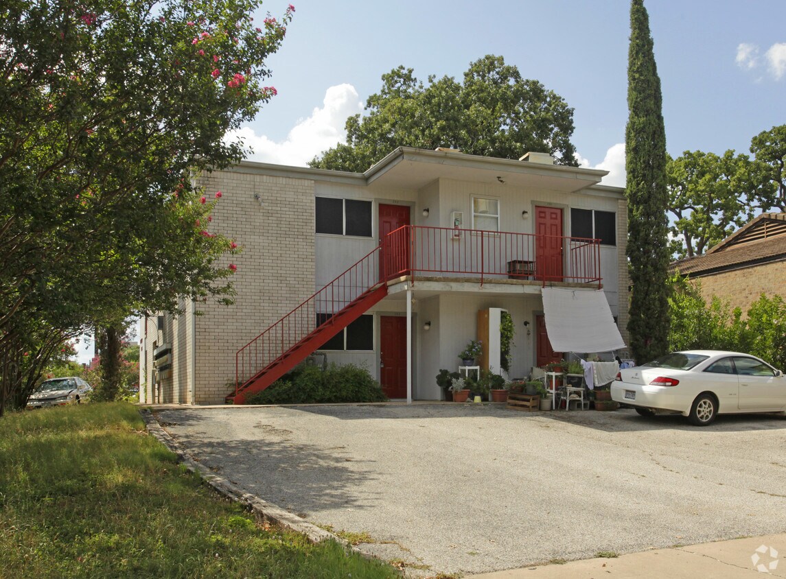 Building Photo - Pioneer Apartments