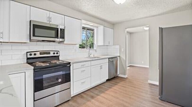 Building Photo - 10420/10422 E Mission Ave