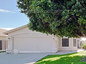 Building Photo - 9331 W Cinnabar Ave