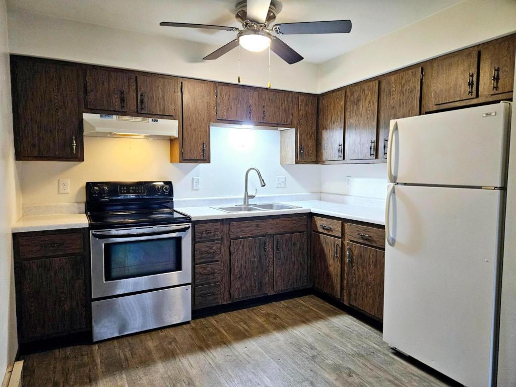 Primary Photo - 307 W Washington Ave