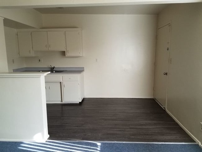 Building Photo - 3432 La Madera Ave