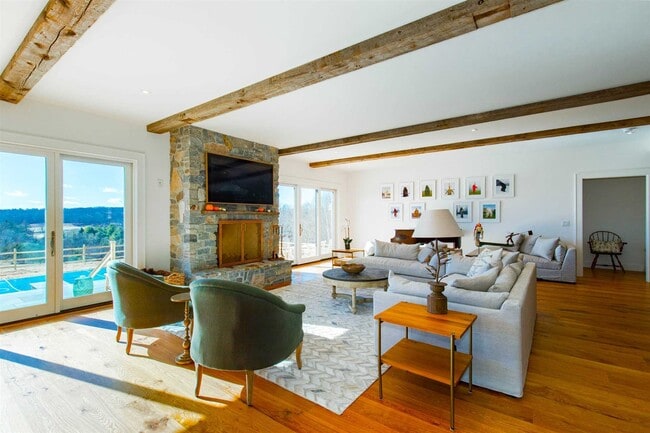 Building Photo - 3585 NY-82