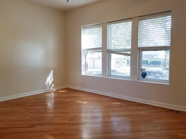 Foto del edificio - 4356 W Wilson Ave