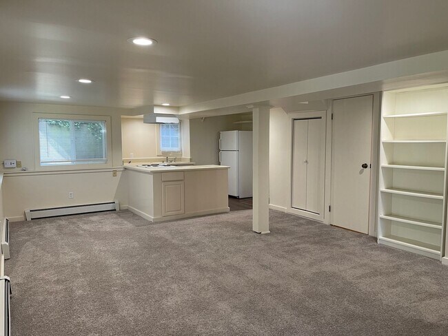 Building Photo - 1458