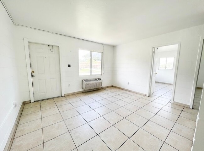 Foto del edificio - 3099 Orange Center Blvd