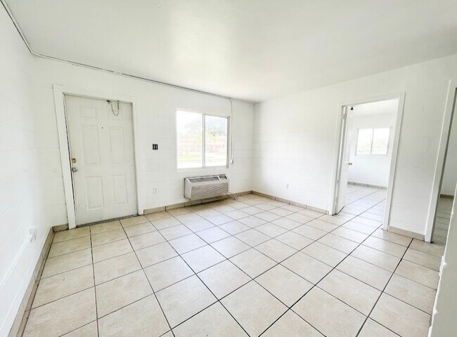 Foto del edificio - 3100 Orange Center Blvd