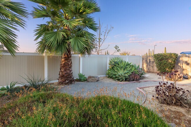 Building Photo - Reduced Rent-Mira Mesa 3 Bedroom 2 Bath Home for Rent