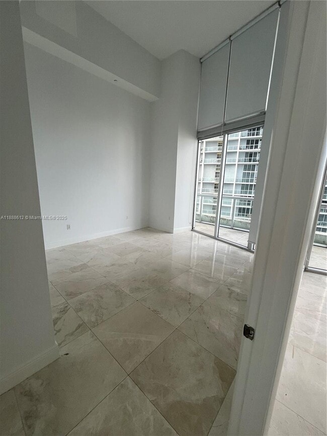 Foto del edificio - 495 Brickell Ave