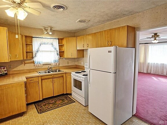 Building Photo - 3776 Glaser Dr