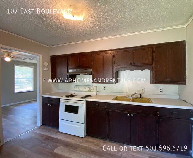 Foto del edificio - 107 East Boulevard | $495 | 2 beds, 1 full...