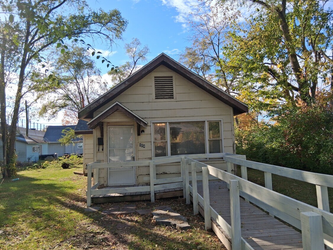 Foto principal - 904 N Collett St