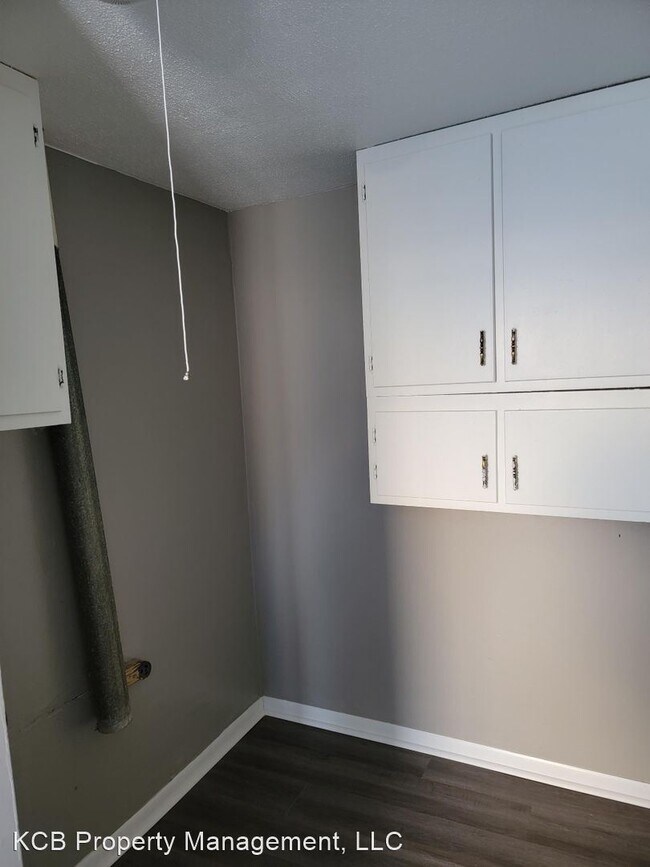 Building Photo - 3 br, 1 bath House - 5801 Council Ring  Bo...