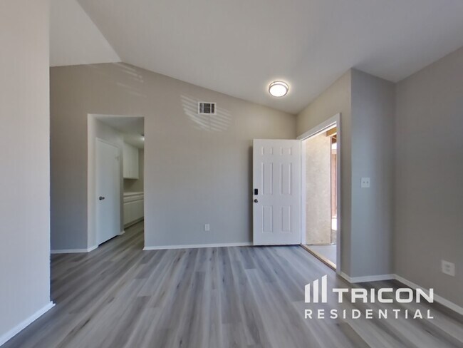Foto del edificio - 532 E Ave J 9
