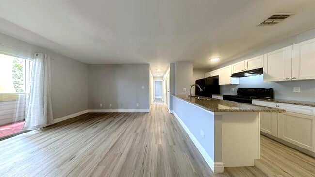 Building Photo - 1400 Gandy Blvd N