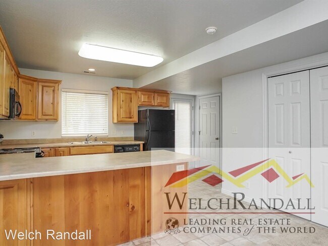 Building Photo - 3 br, 2.5 bath House - 1075 E 1675 S