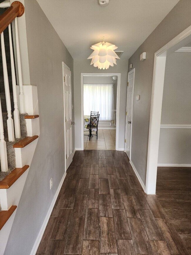 Foto del edificio - 4904 Robinwood Rd