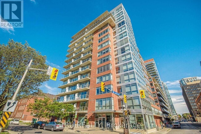 Building Photo - 180 York St