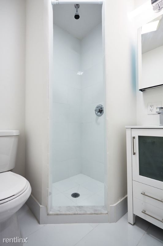 Building Photo - 2 br, 1 bath Apartment - 304 E 62 14 Unit 14