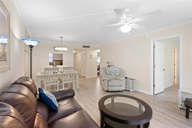 Foto del edificio - 400 Forest Lakes Blvd