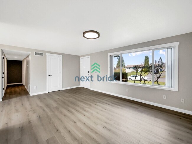 Foto del edificio - Beautiful 3 beds, 1 bath Single Family Home is available for Rent in Renton!