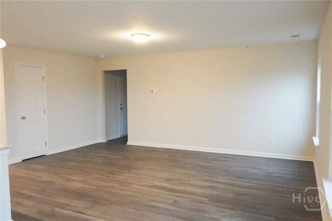 Building Photo - 270 Cromer St