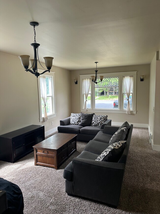 Foto del edificio - 518 E Augusta Ave