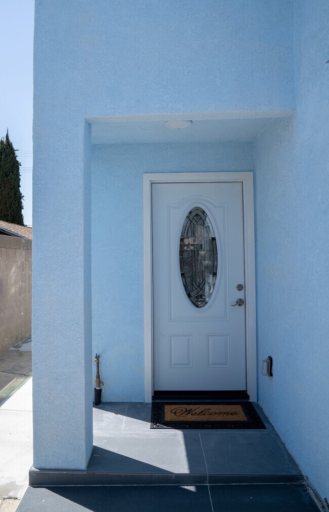 2219 Montgomery Cir Unit B, Placentia, CA 92870 Condo for Rent in