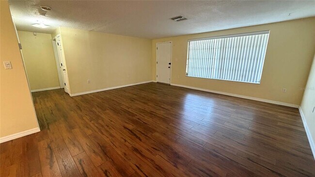 Building Photo - 7621 Rosewood Dr