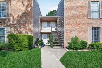Building Photo - 2800 Jeanetta St