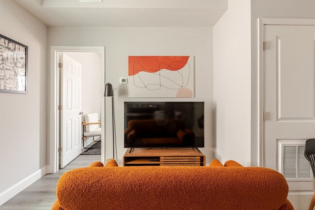 Building Photo - 1418 S 9th St