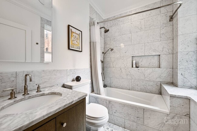 Building Photo - 539 4th St