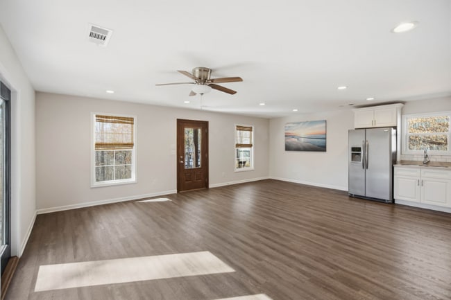 Foto del edificio - 7621 Maple Pl