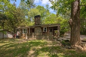 Building Photo - 10 Rippon Ct