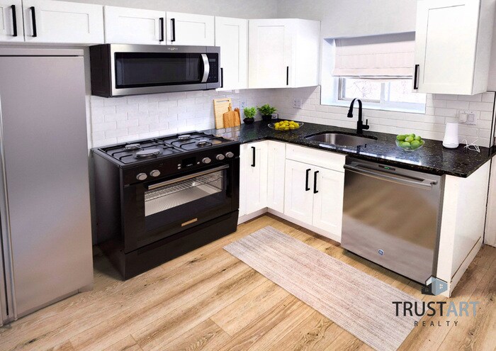 Primary Photo - Charming 3-bedroom home in North Central N...