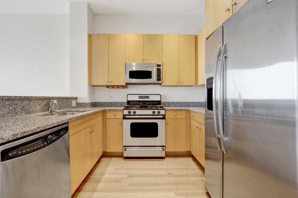 Foto principal - 2 bedroom in Chicago IL 60654