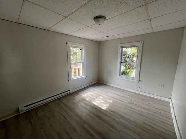 Building Photo - 853 Lords Ct