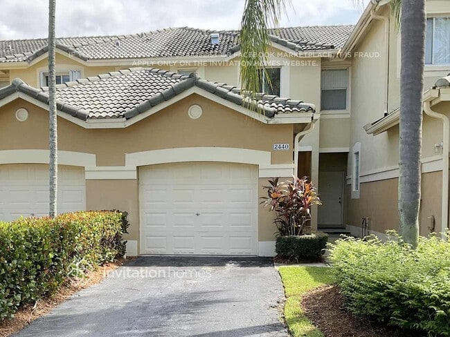 Building Photo - 2440 Cordoba Bend