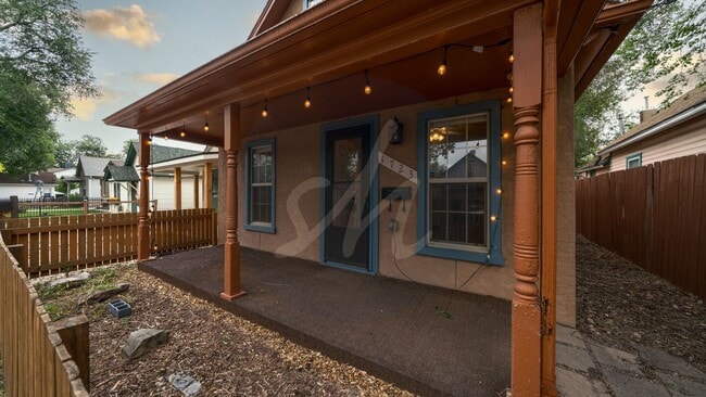 Building Photo - Charming Rancher in OCC