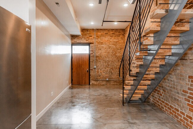 Foto del edificio - 225 Old South High St