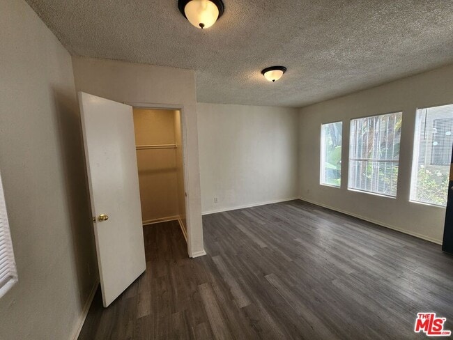 Foto del edificio - 534 W 47th St