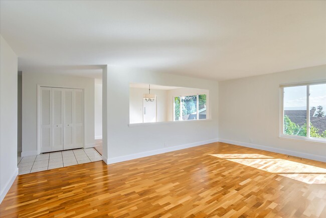 Building Photo - 2816 Trousdale Dr