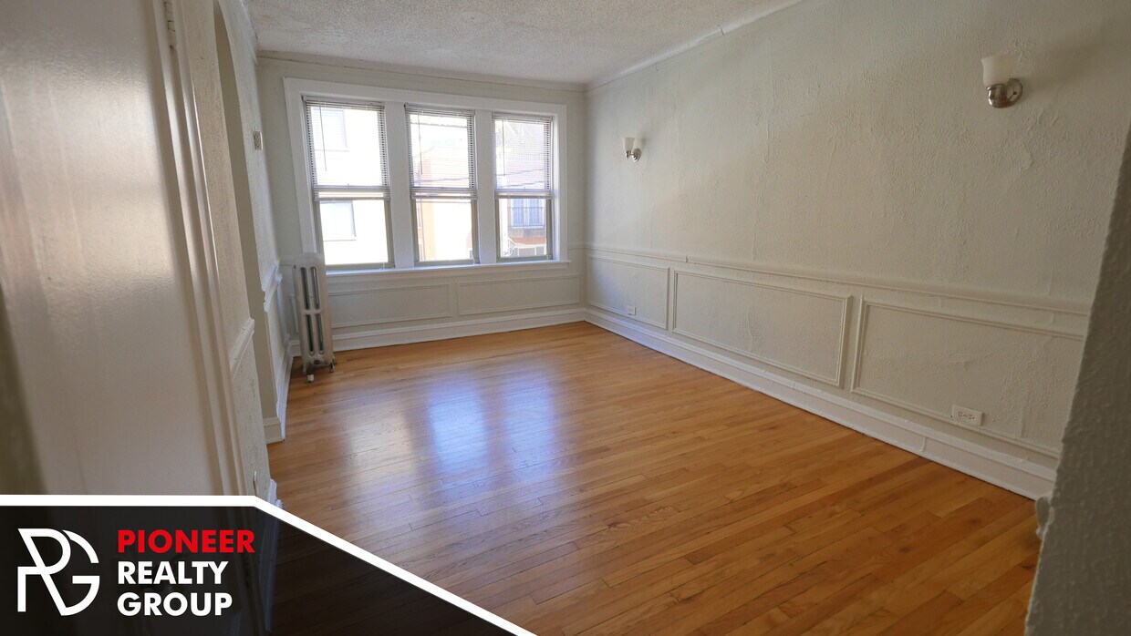 Foto principal - 544 W Surf St