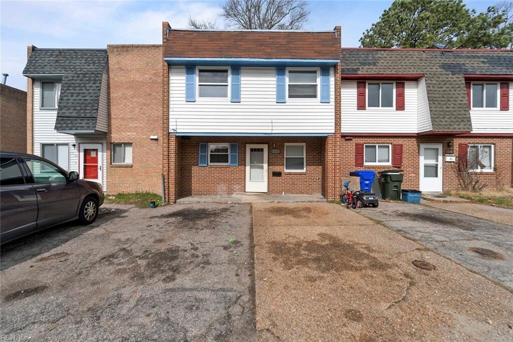 Primary Photo - 1234 Curie Ct