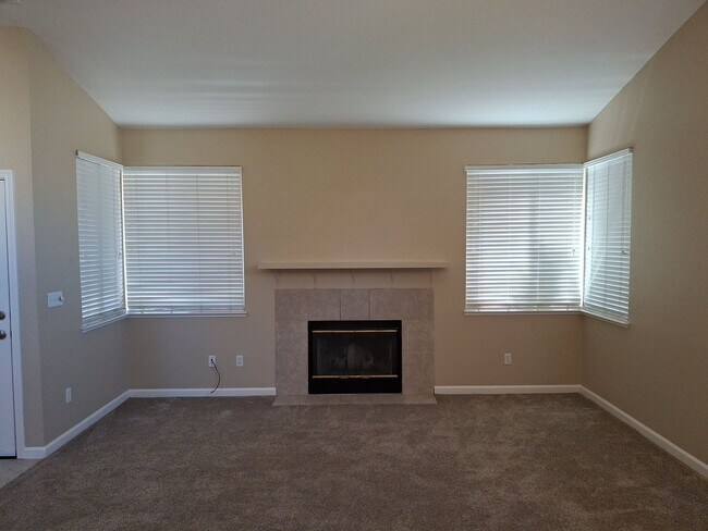 Foto del edificio - Central Roseville - Single Story 3 bedroom...