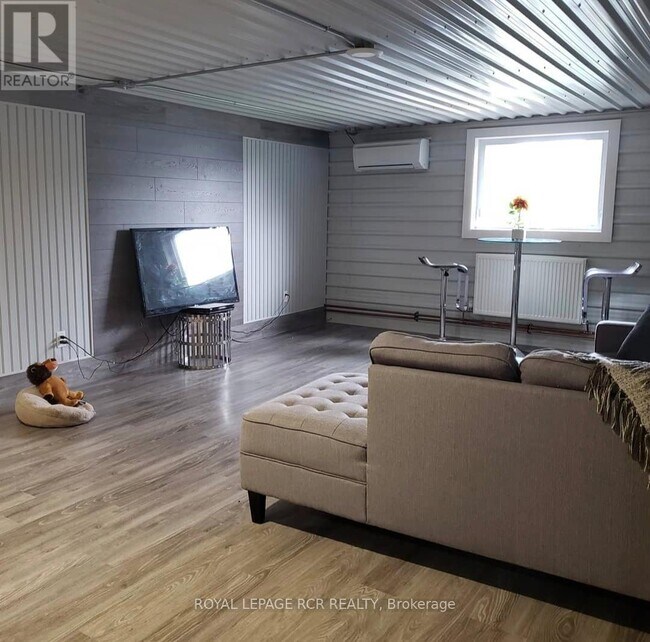 Photo du bâtiment - 341 Queensville Sideroad