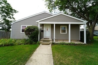 Building Photo - 807 Mansfield Ct