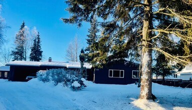 Building Photo - 2718 Lee St